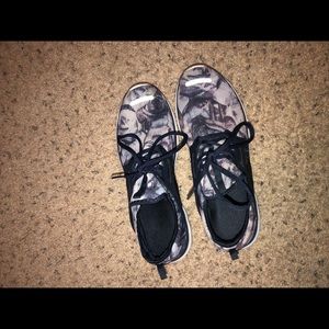 Grey Rose Tennis Shoes